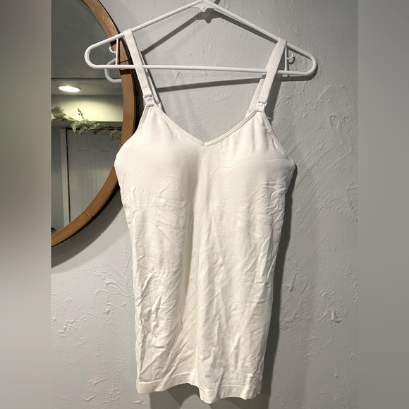Auden Classic White Seamless Maternity Nursing Cami Tank Top with Bra Pads - Picture 3 of 7